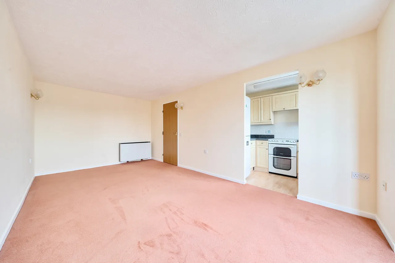 Neal Close, HA6, photo 5