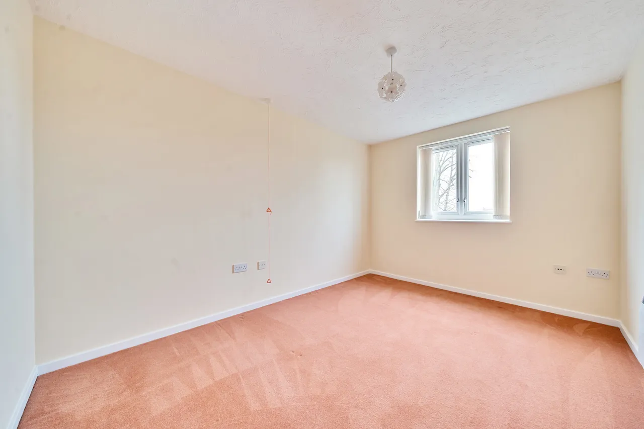 Neal Close, HA6, photo 12