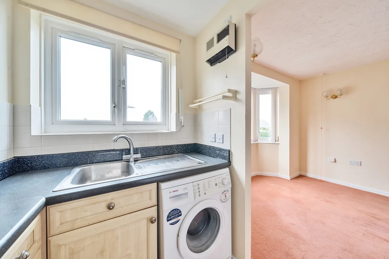 Neal Close, HA6, photo 6