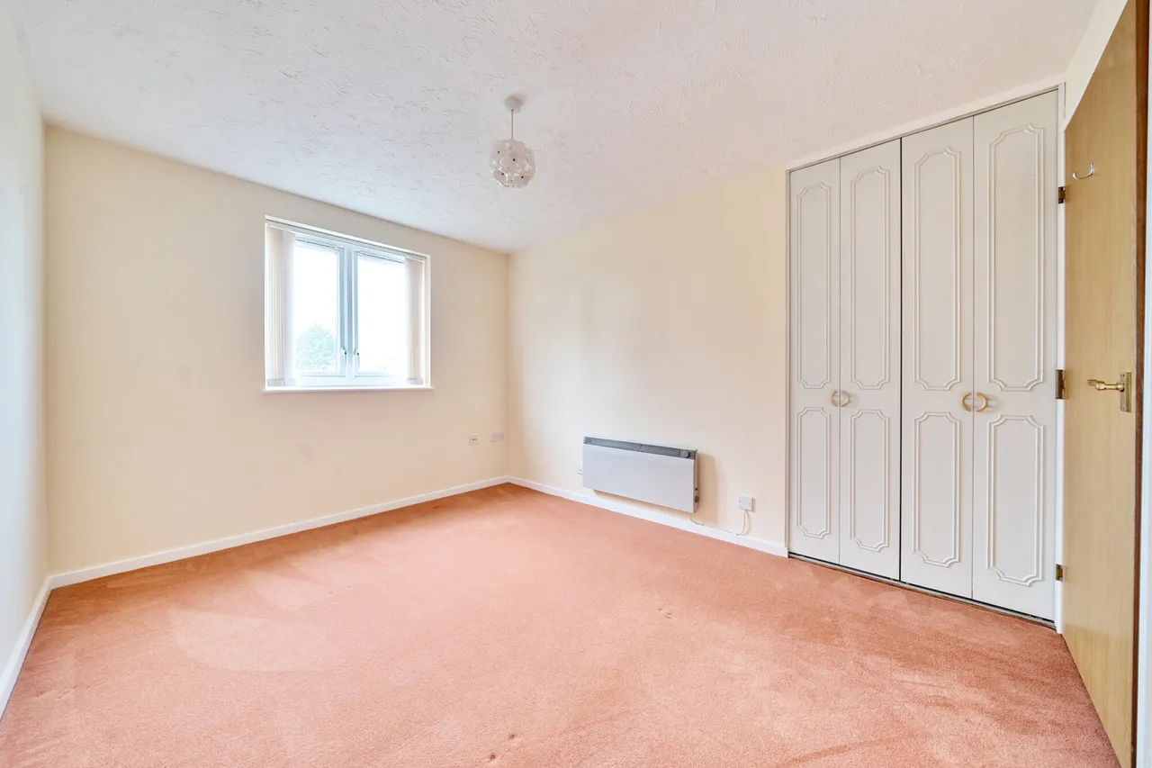 Neal Close, HA6, photo 14