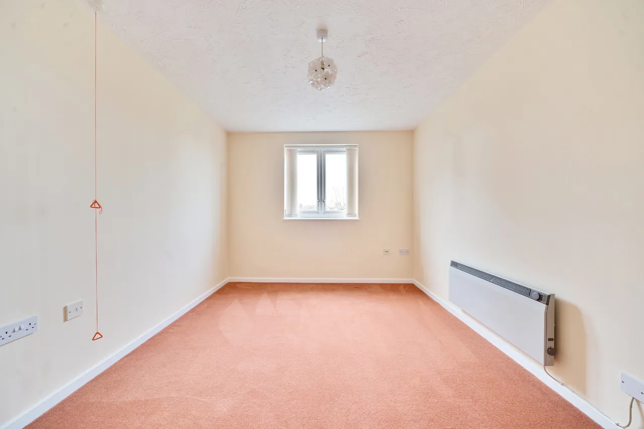 Neal Close, HA6, photo 13