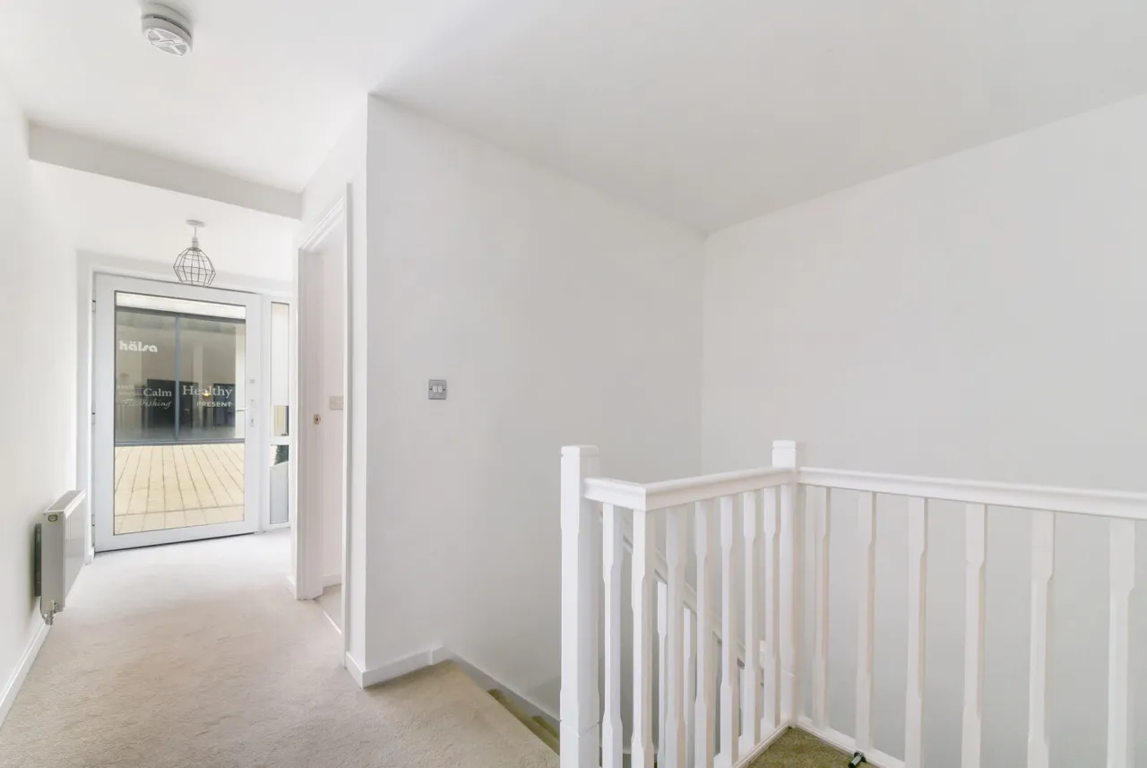 Old Post Office Walk, Surbiton, KT6, photo 10