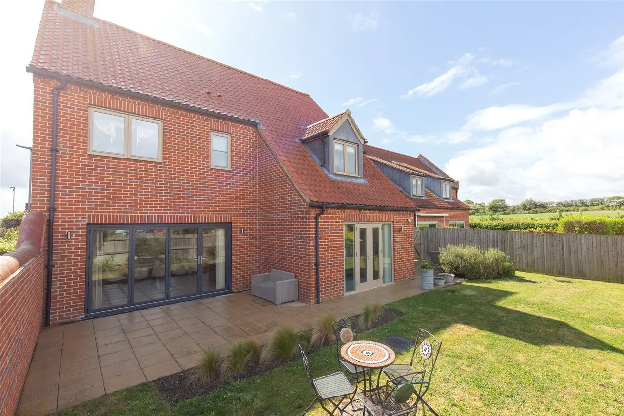 Brightwell Close, Blakeney, NR25, photo 14