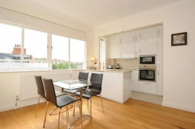 Prince Albert Road, London, NW8, photo 3
