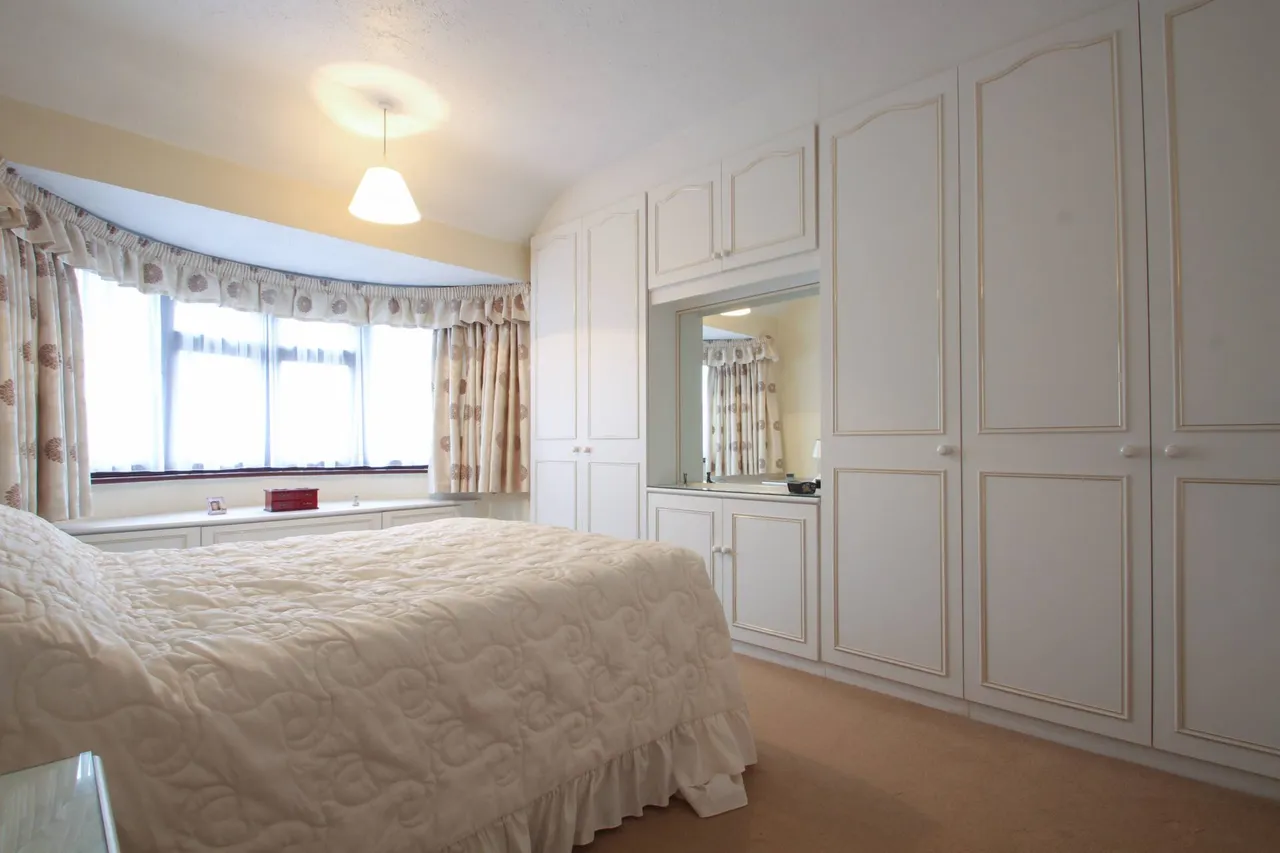 Crathie Road, London, photo 8