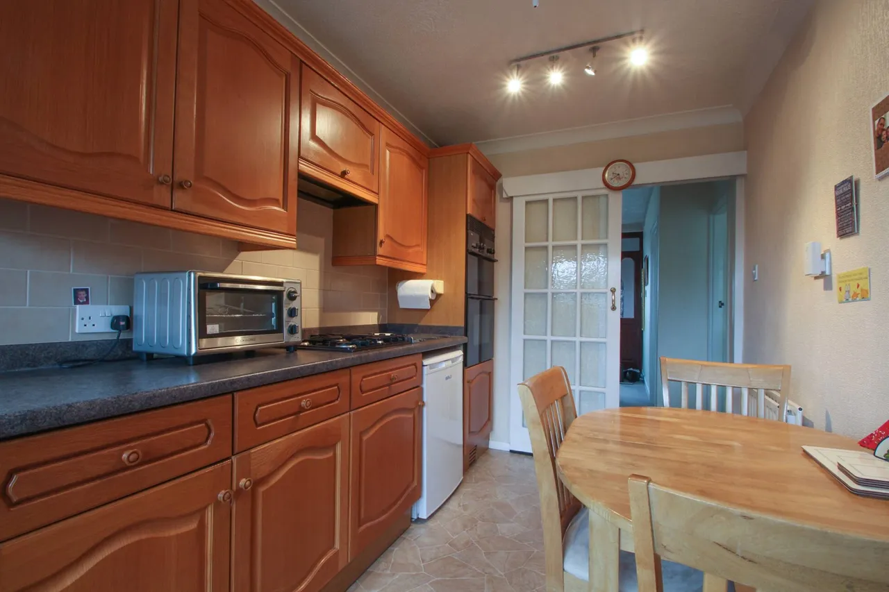 Crathie Road, London, photo 7