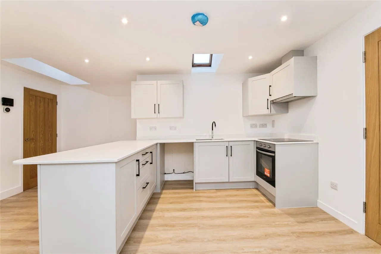 Kerslakes Court, Honiton, EX14, photo 8