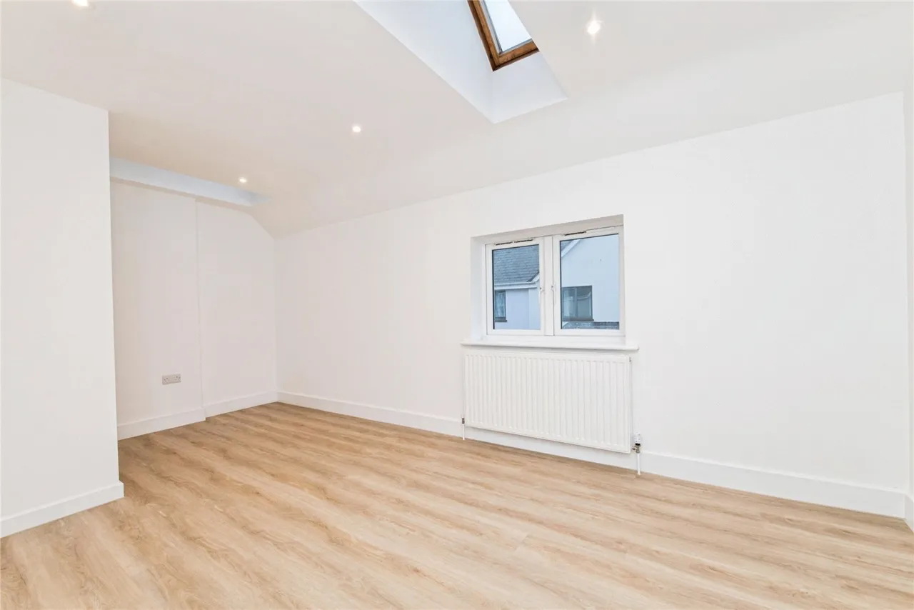 Kerslakes Court, Honiton, EX14, photo 13
