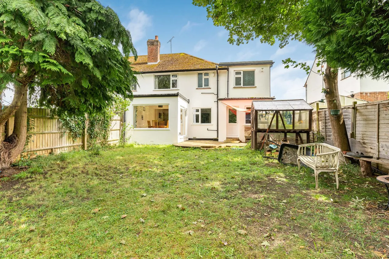 Cabrera Avenue, Virginia Water, GU25, photo 20