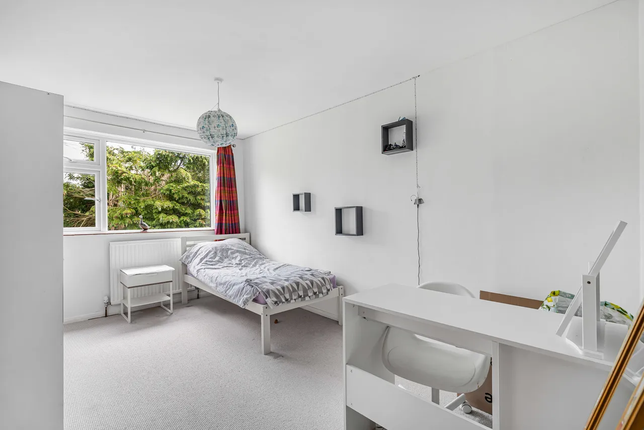 Cabrera Avenue, Virginia Water, GU25, photo 11