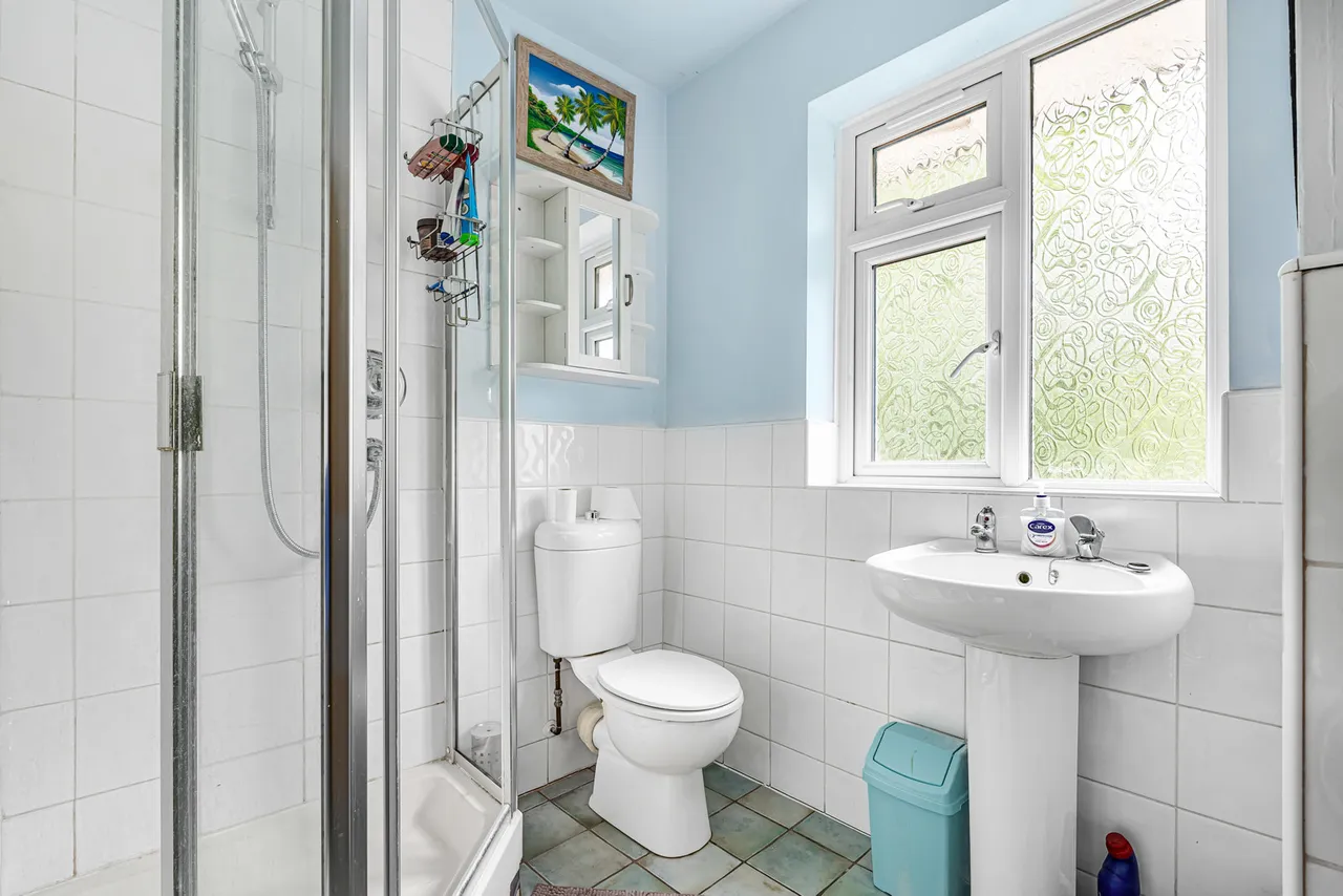 Cabrera Avenue, Virginia Water, GU25, photo 13