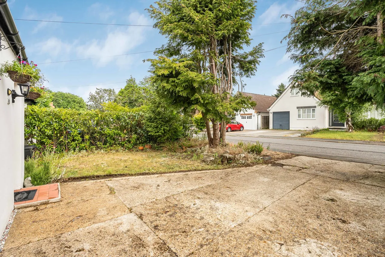 Cabrera Avenue, Virginia Water, GU25, photo 16