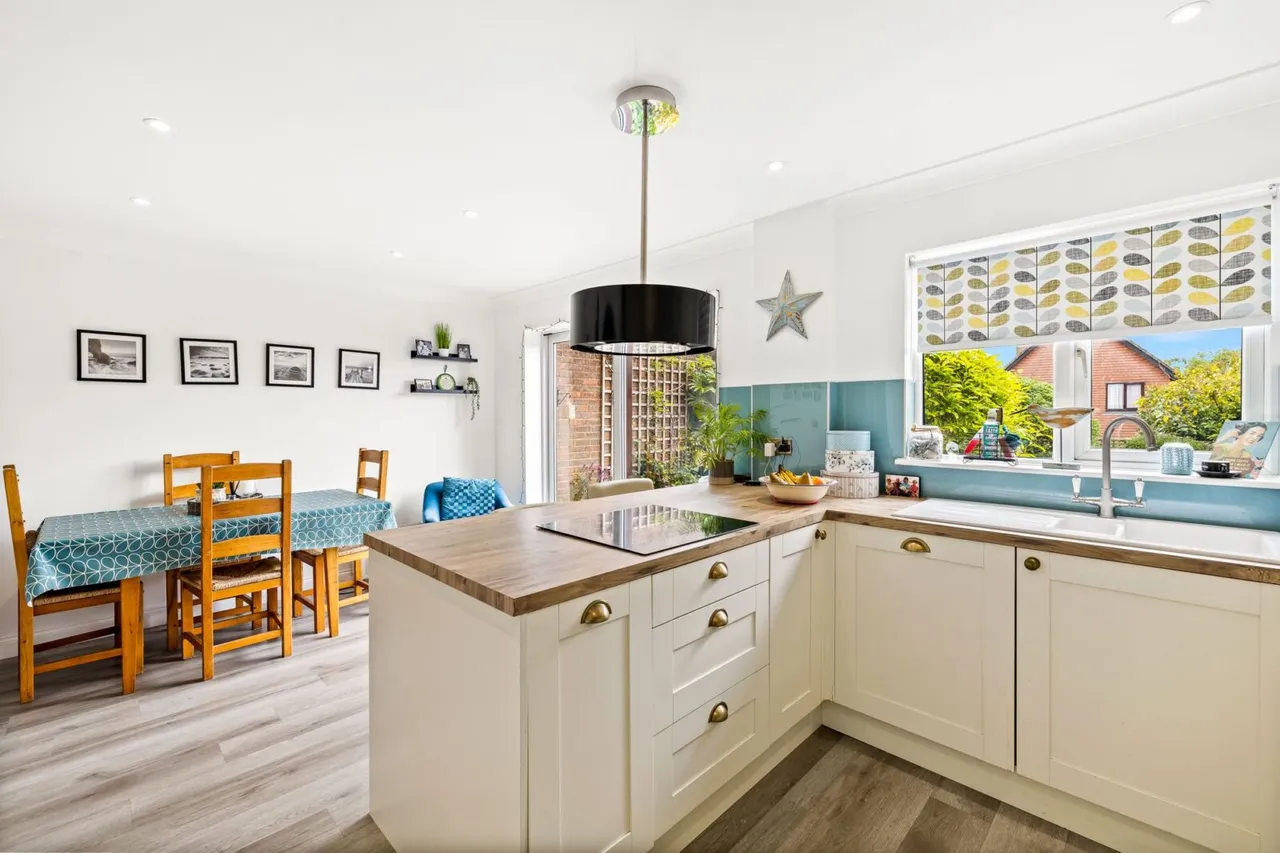 Clarence Drive, East Grinstead, East Grinstead, RH19 4RZ, photo 6