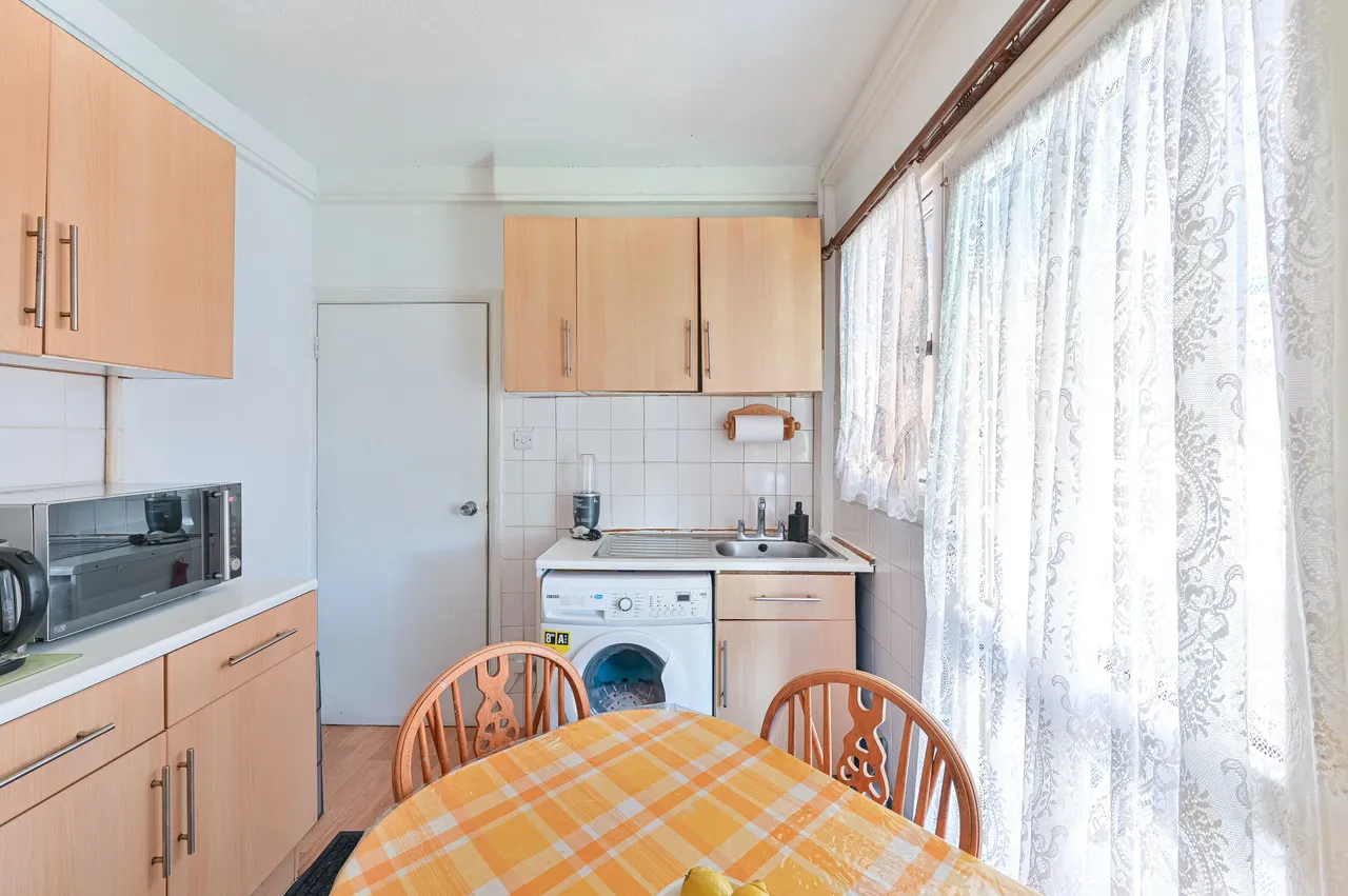 13 Playgreen Way, London, photo 11