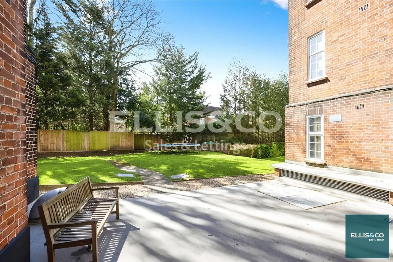 West Heath Court, Golders Green, NW11, photo 3