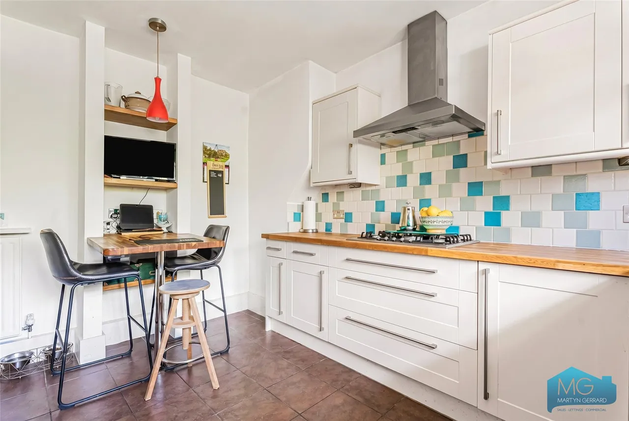 The Poplars, London, N14, photo 6