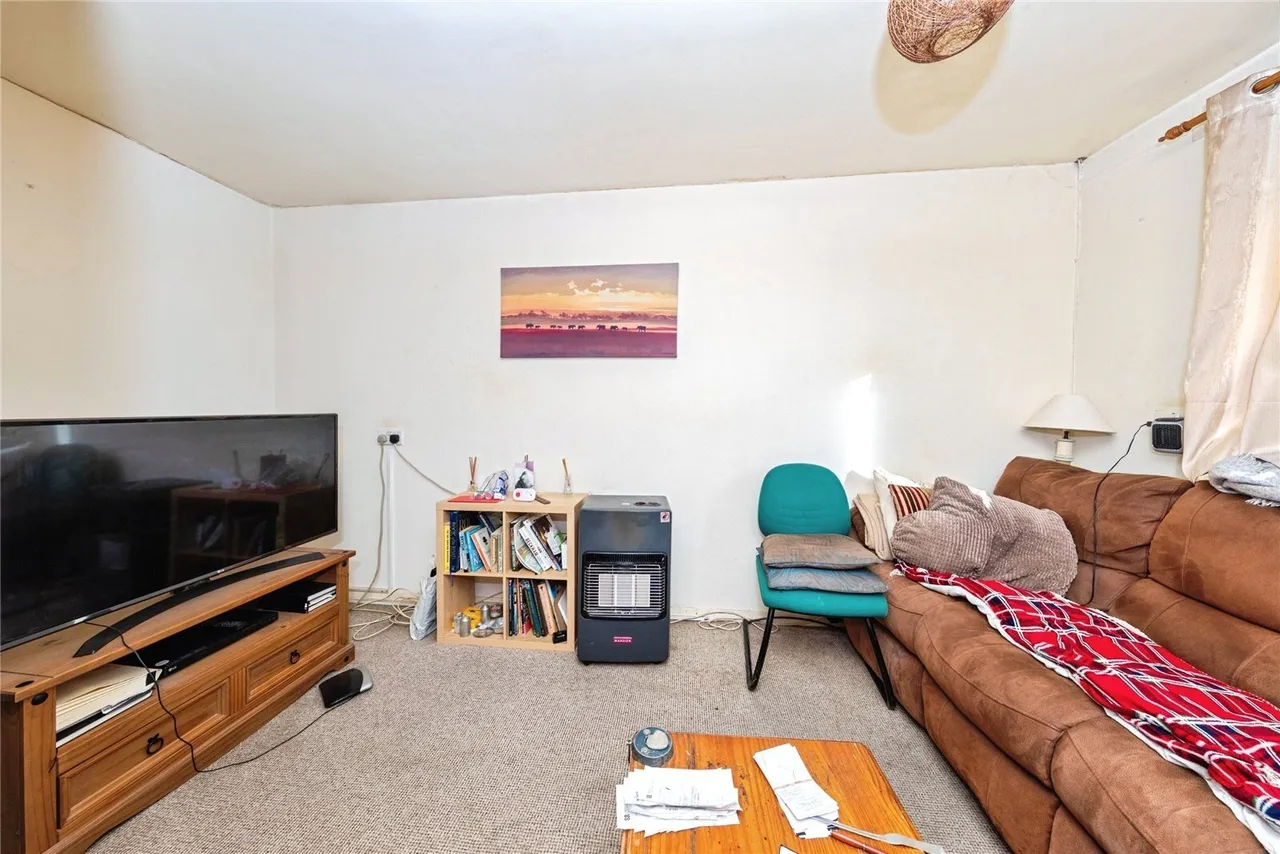 Ferryside, SA17, photo 13