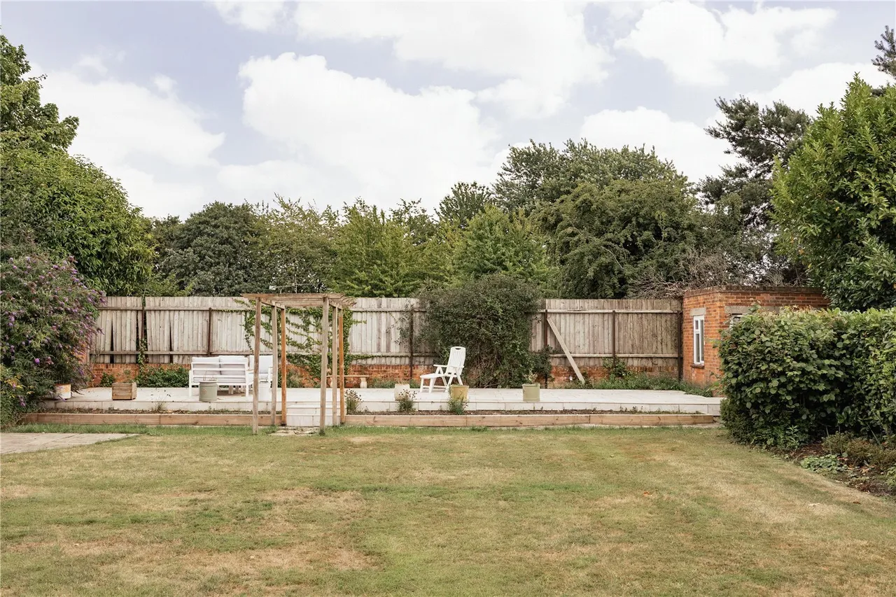 Ipswich Road, Norwich, NR2, photo 33