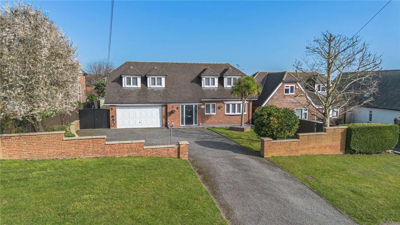 4 bed house for sale — Hill Farm Road, Marlow, Buckinghamshire, SL7 3LU