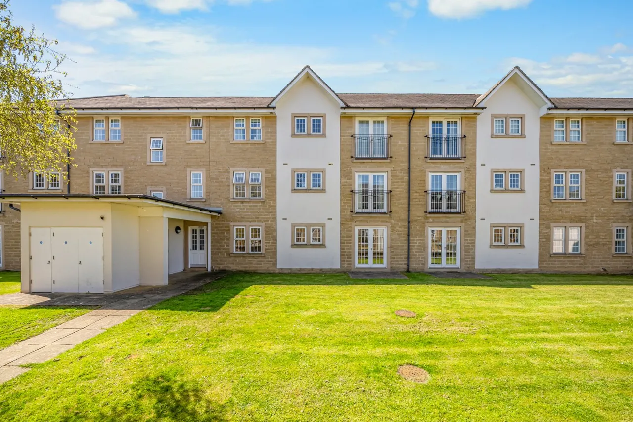 Clifford Drive, Menston, LS29, photo 14