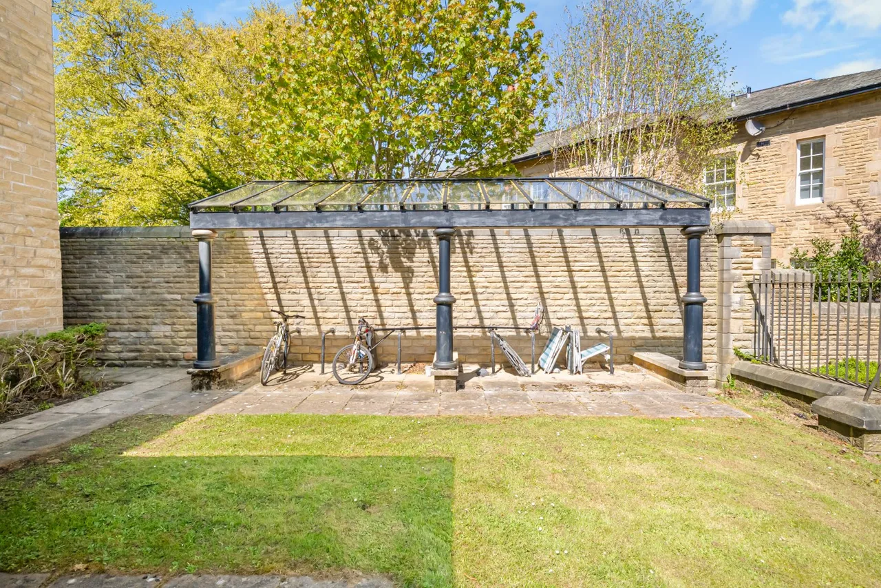 Clifford Drive, Menston, LS29, photo 12
