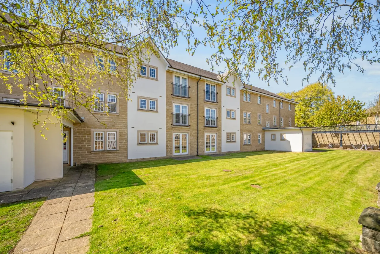 Clifford Drive, Menston, LS29, photo 10