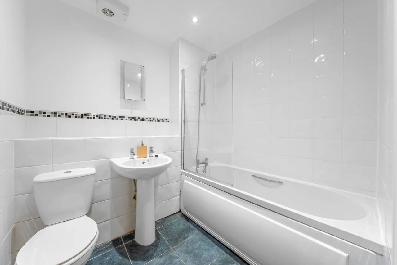 Clifford Drive, Menston, LS29, photo 9