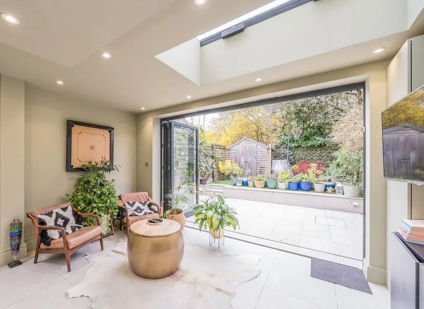 Eastbourne Road, Brentford, TW8, photo 4