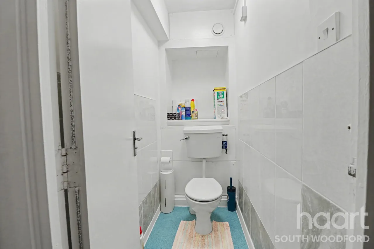 Navestock Crescent, Woodford Green, IG8, photo 10