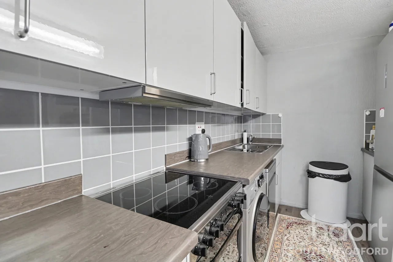 Navestock Crescent, Woodford Green, IG8, photo 7