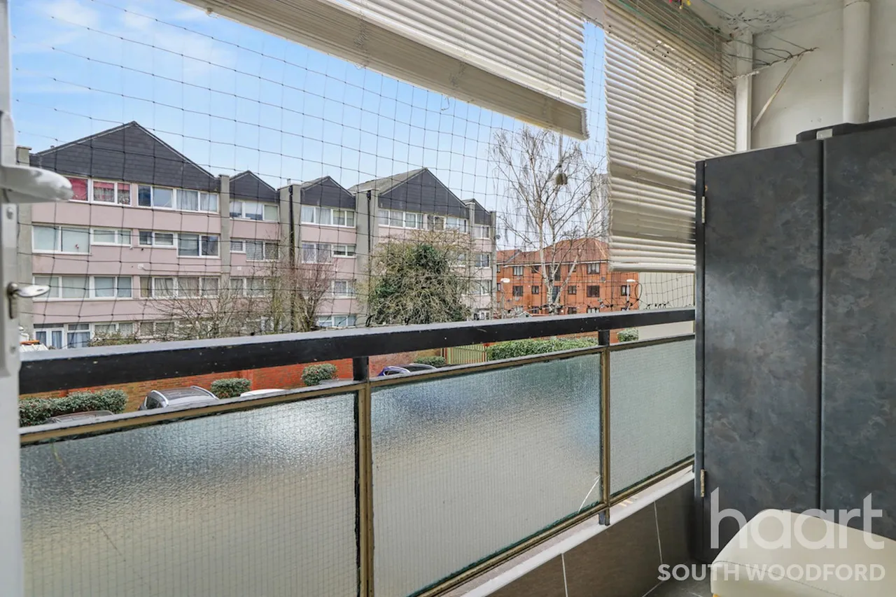 Navestock Crescent, Woodford Green, IG8, photo 12