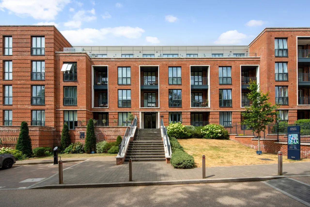 1 bed flat for sale — Bedivere House, Fellowes Rise, Winchester