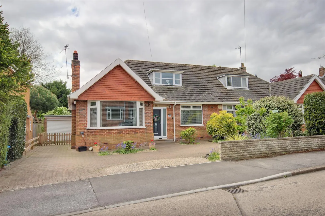 3 bed property for sale — Annandale Road, Kirk Ella, Hull