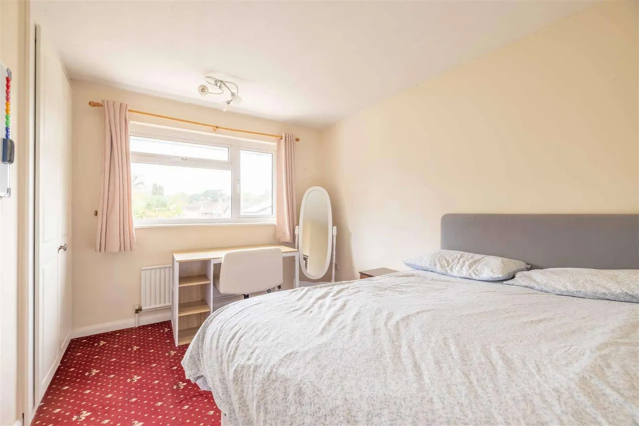 Hemwood Road, Windsor, SL4, photo 13