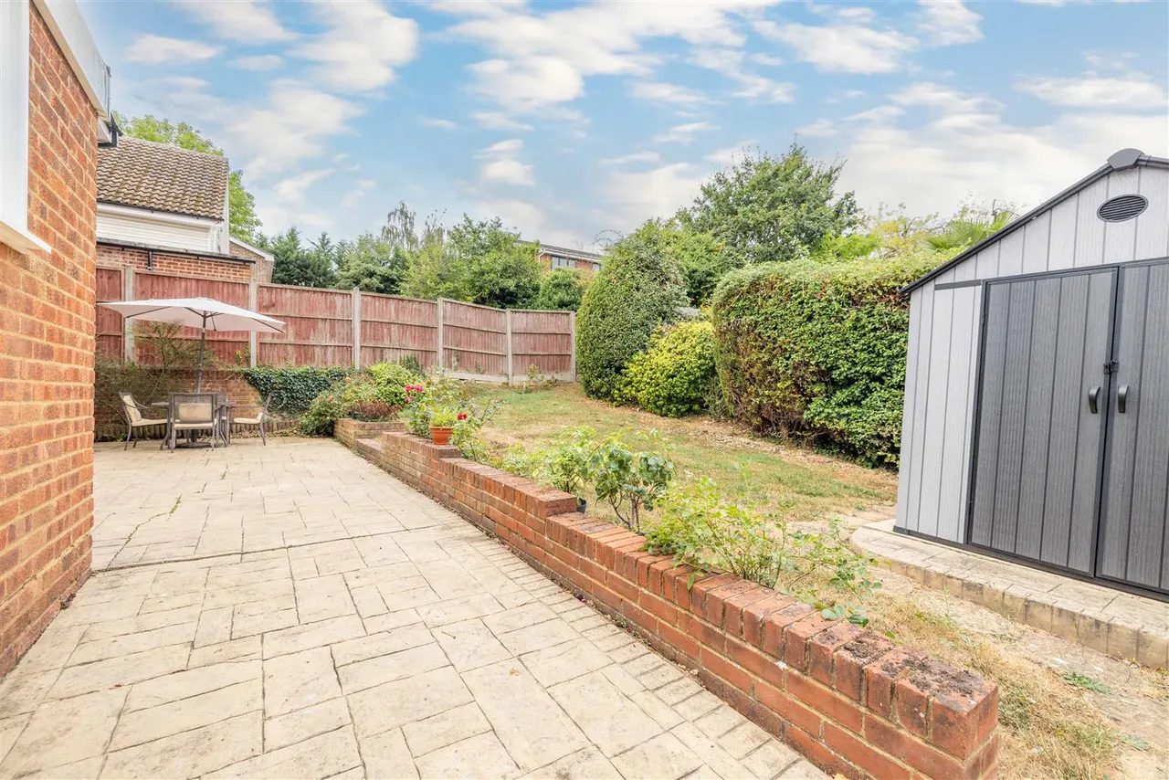 Hemwood Road, Windsor, SL4, photo 20
