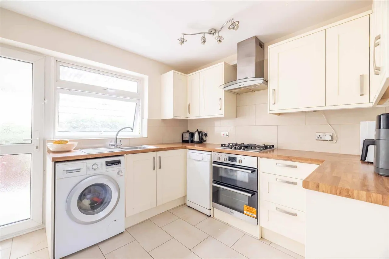Hemwood Road, Windsor, SL4, photo 6