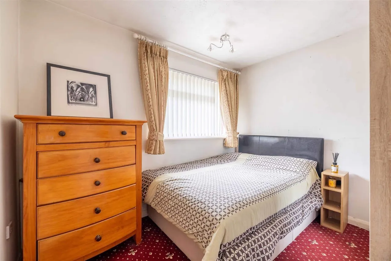 Hemwood Road, Windsor, SL4, photo 9