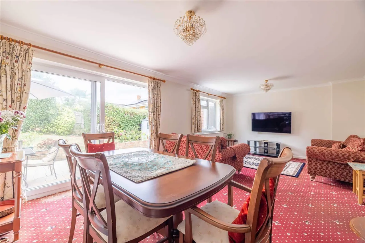 Hemwood Road, Windsor, SL4, photo 2