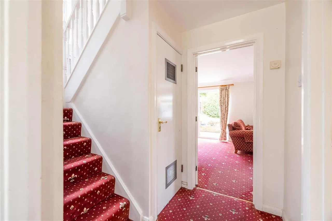 Hemwood Road, Windsor, SL4, photo 17