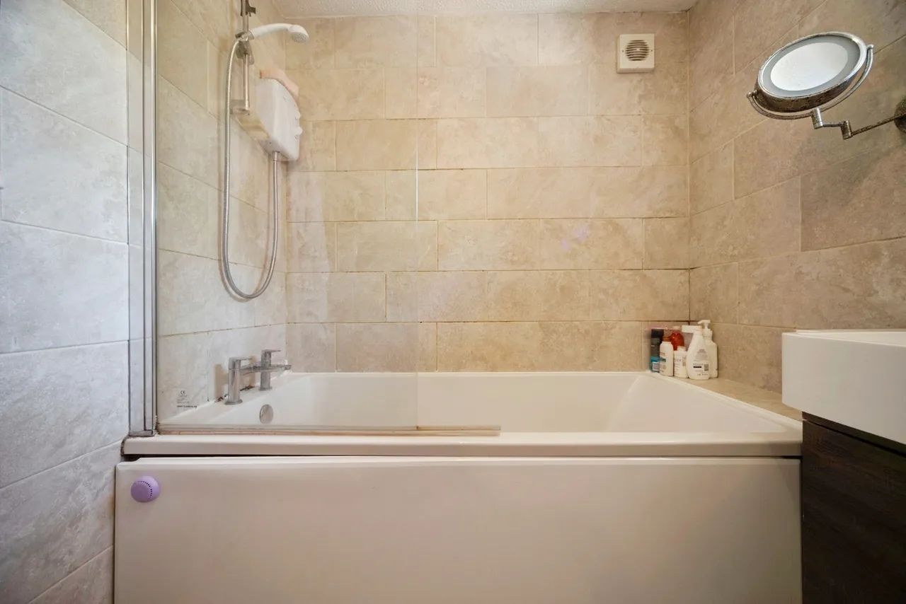 Chepstow Drive, Bletchley, Milton Keynes, Buckinghamshire, MK3, photo 13