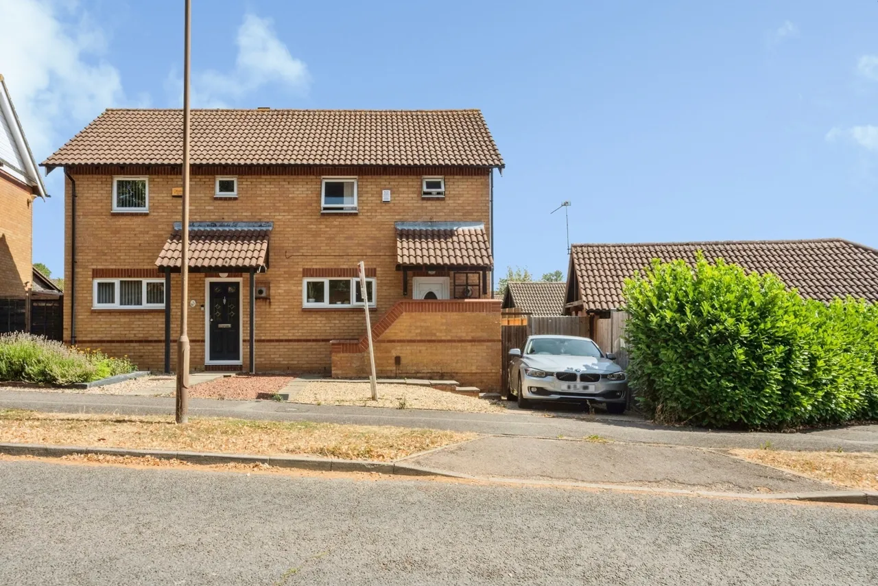 2 bed house for sale — Chepstow Drive, Bletchley, Milton Keynes, Buckinghamshire, MK3