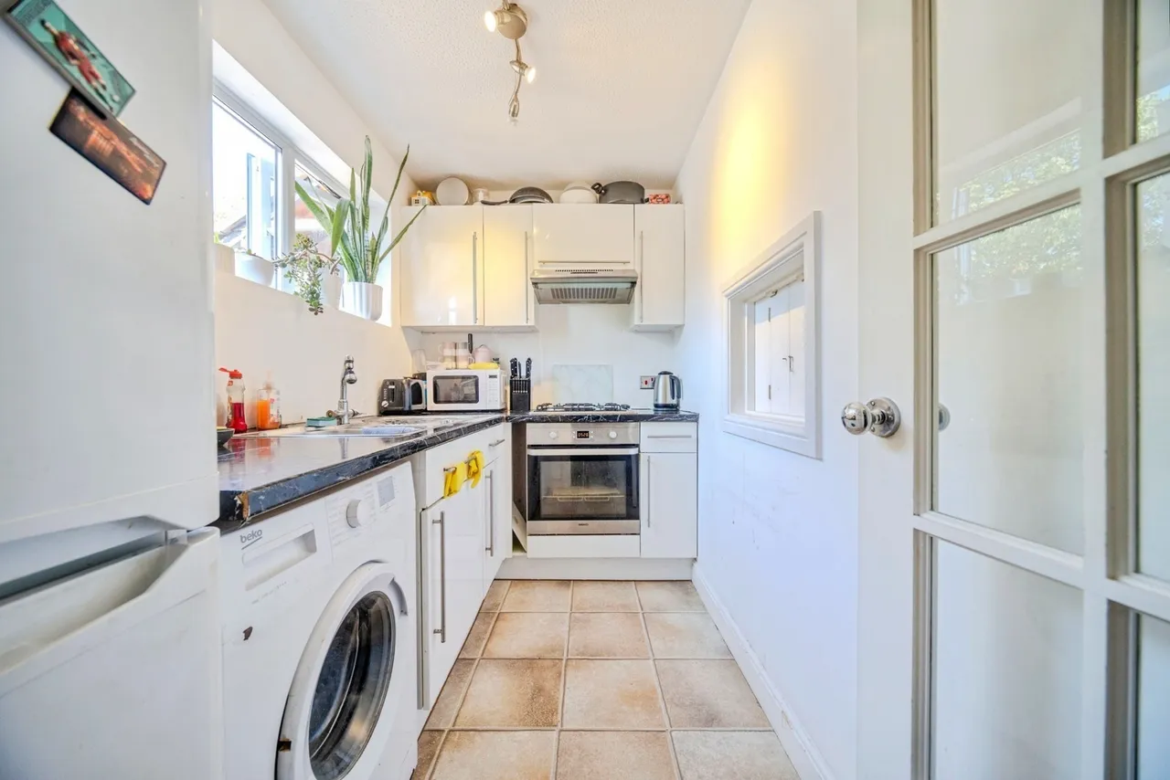 Chepstow Drive, Bletchley, Milton Keynes, Buckinghamshire, MK3, photo 2