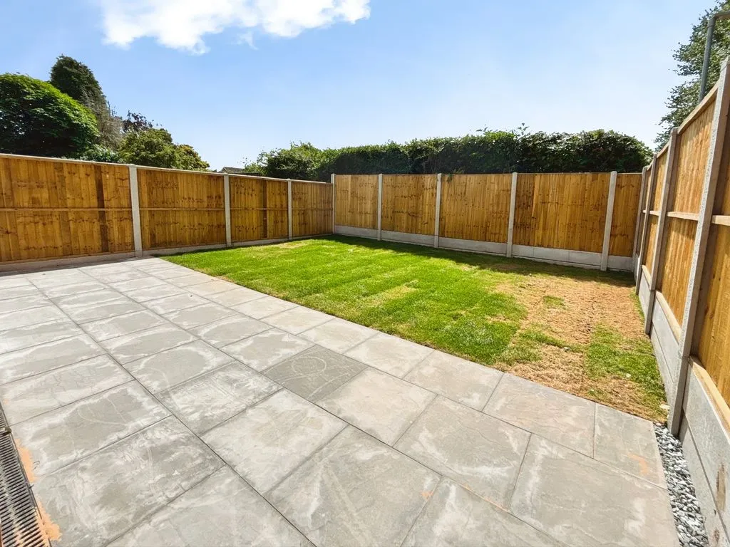 Cotswold Avenue, Great Wyrley, WS6, photo 13