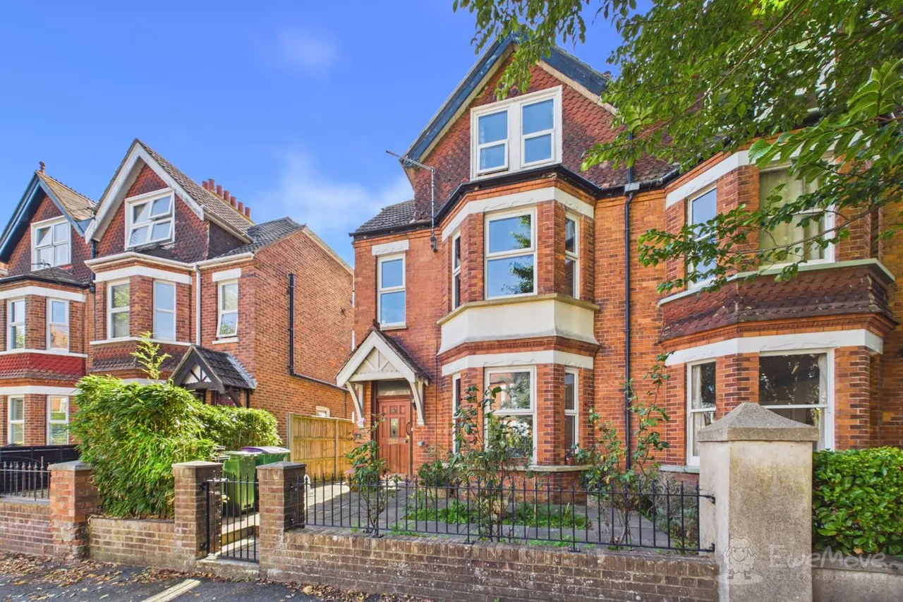 1 bed flat for sale, Limes Road, Folkestone, CT19