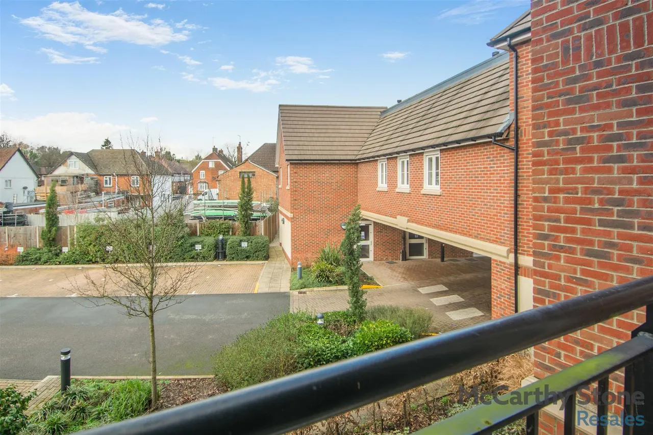 London Road, Knebworth, SG3, photo 3