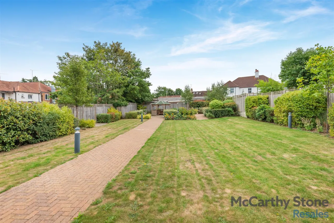London Road, Knebworth, SG3, photo 28