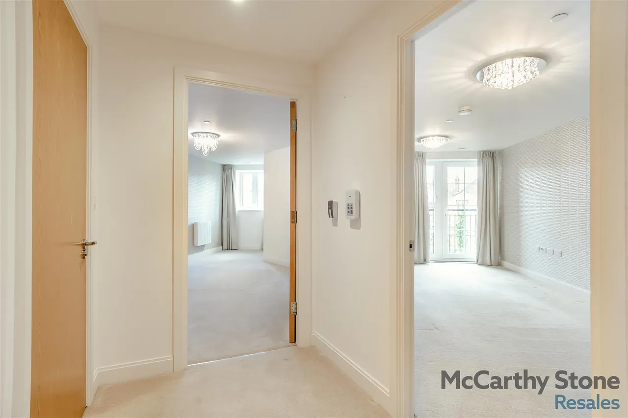 London Road, Knebworth, SG3, photo 22