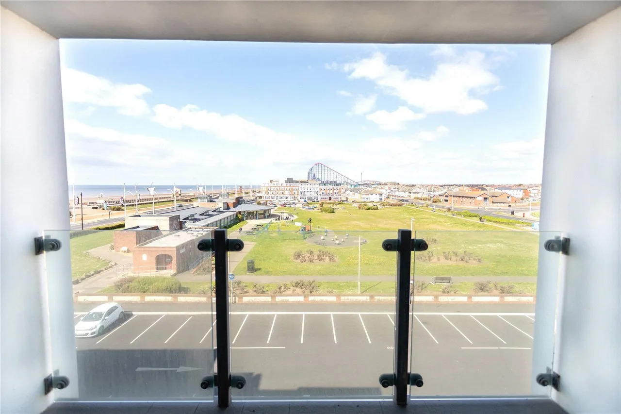 New South Promenade, Blackpool, FY4, photo 7