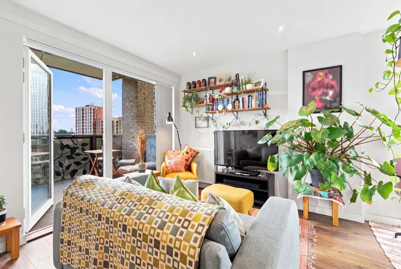 1 bed flat for sale — Siskin Apartments, Dunedin Road, Leyton, E10