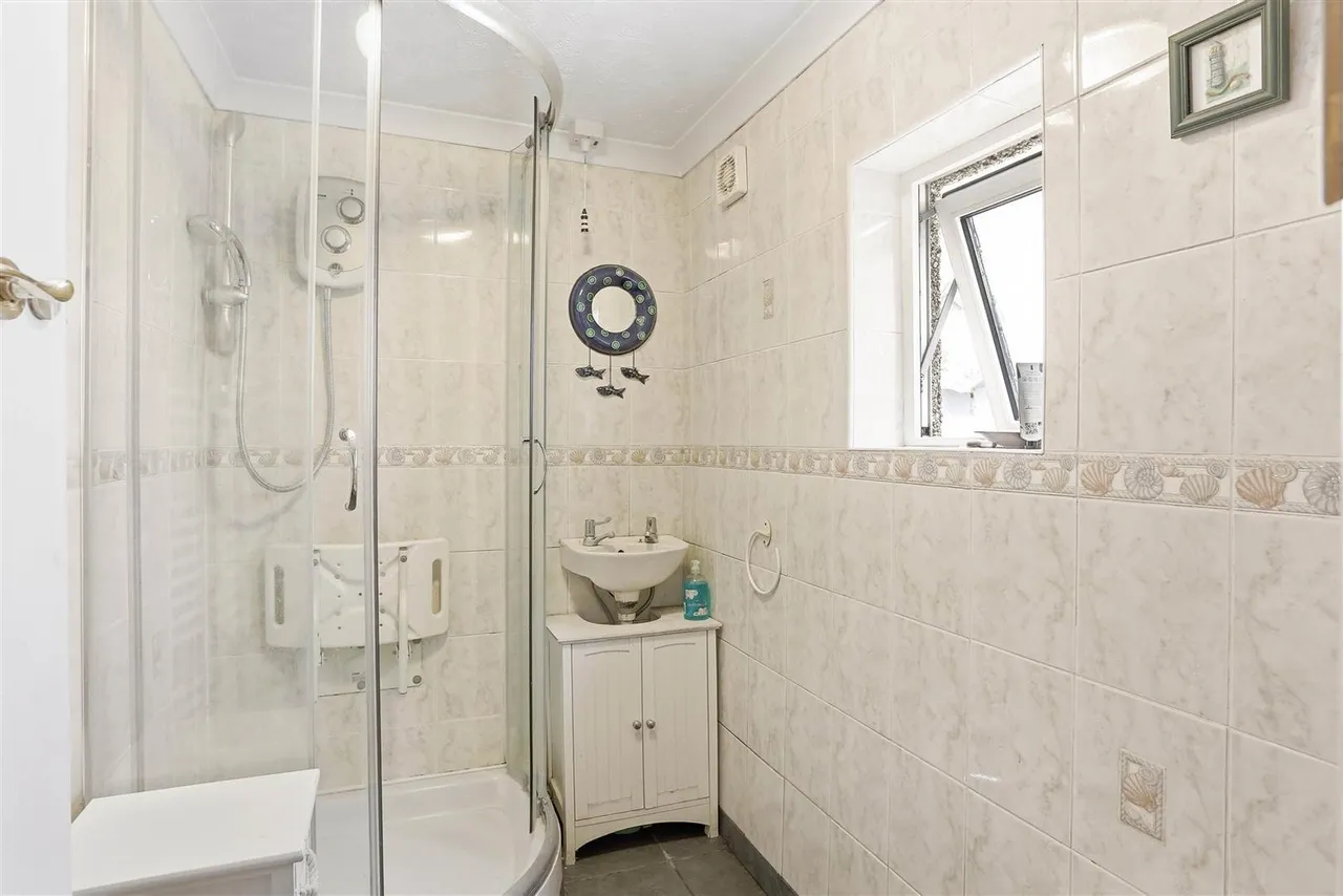 Link Lane, Wallington, SM6 9DY, photo 9